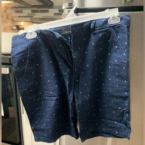 Pattern shorts size 34. Lightly used.